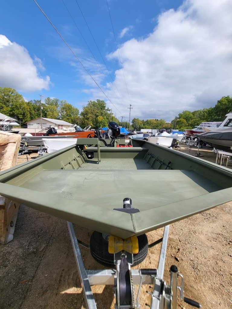 Ultimate boat rental services at Camp & Cruise for outdoor water activities.