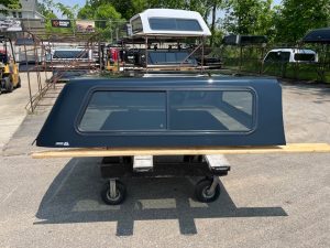 NEW 19+ GMC 1500 70" PNT CODE:99F BLACK N4635745